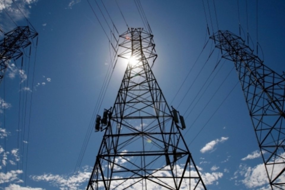 Ministro de Minas e Energia fala em ampliar horário de verão por mais um mês