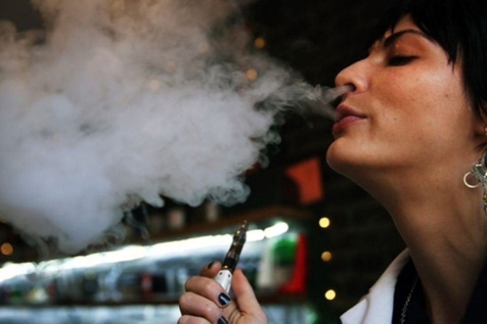 Nova York proíbe uso de cigarros eletrônicos em lugares públicos