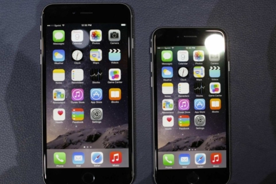 Apple negocia construção de fábrica para telas de iPhone no Japão, diz agência