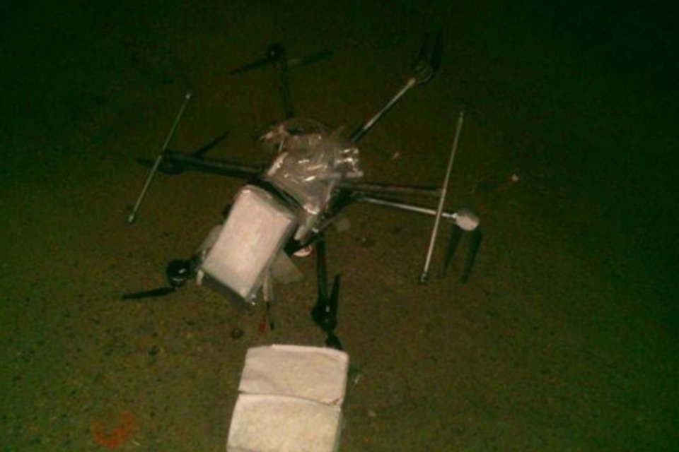 Drone que carregava drogas cai na fronteira entre México e EUA