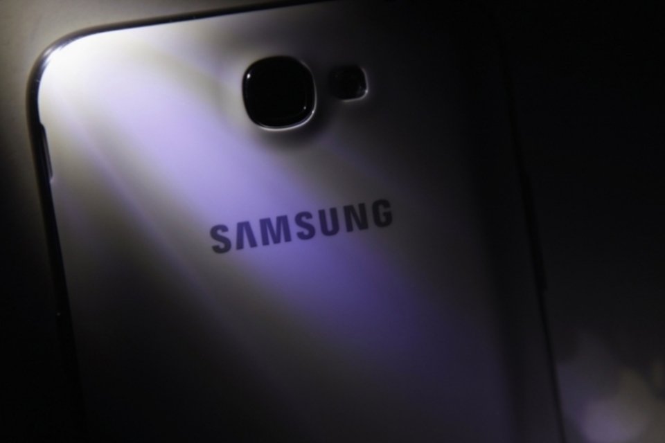 Galaxy S6 terá uma tela cobrindo três lados do aparelho, diz site