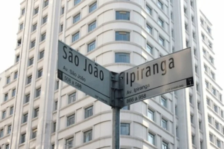 Placas de ruas (deadoll/Creative Commons)