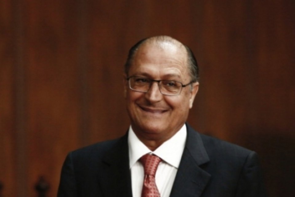 Alckmin inaugura sistema que bloqueia celulares