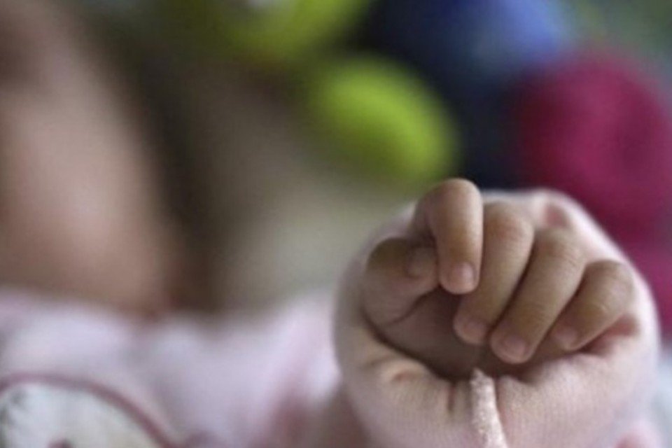 Clínica na Áustria é condenada por trocar bebês
