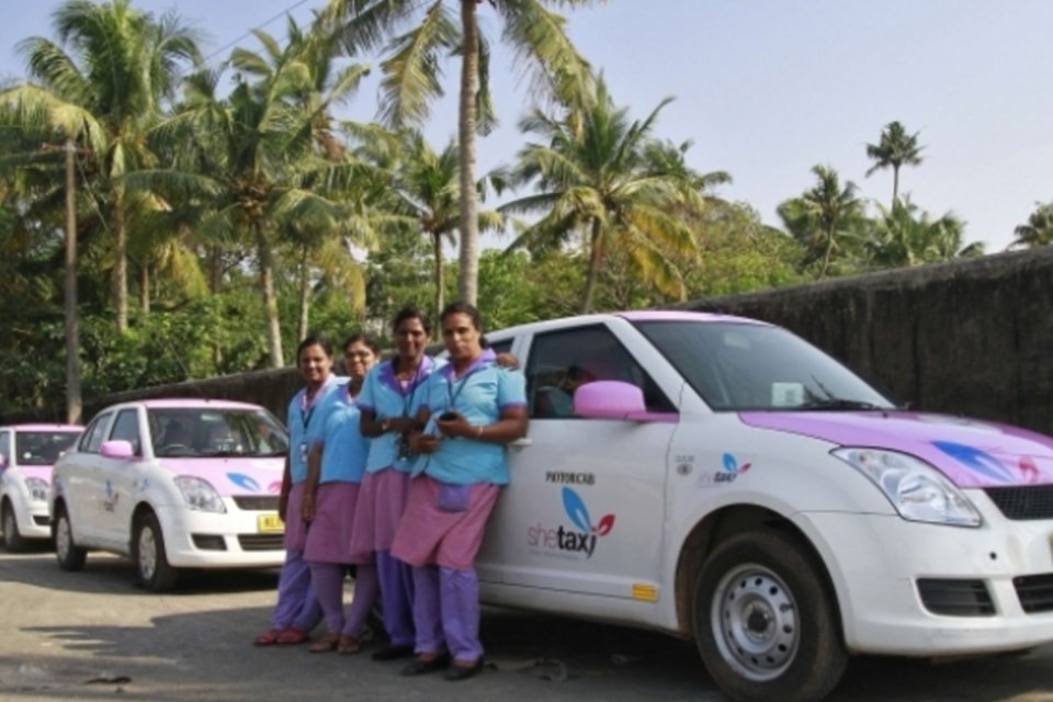 Índia incentivará motoristas de taxi mulheres após acusação de estupro do Uber