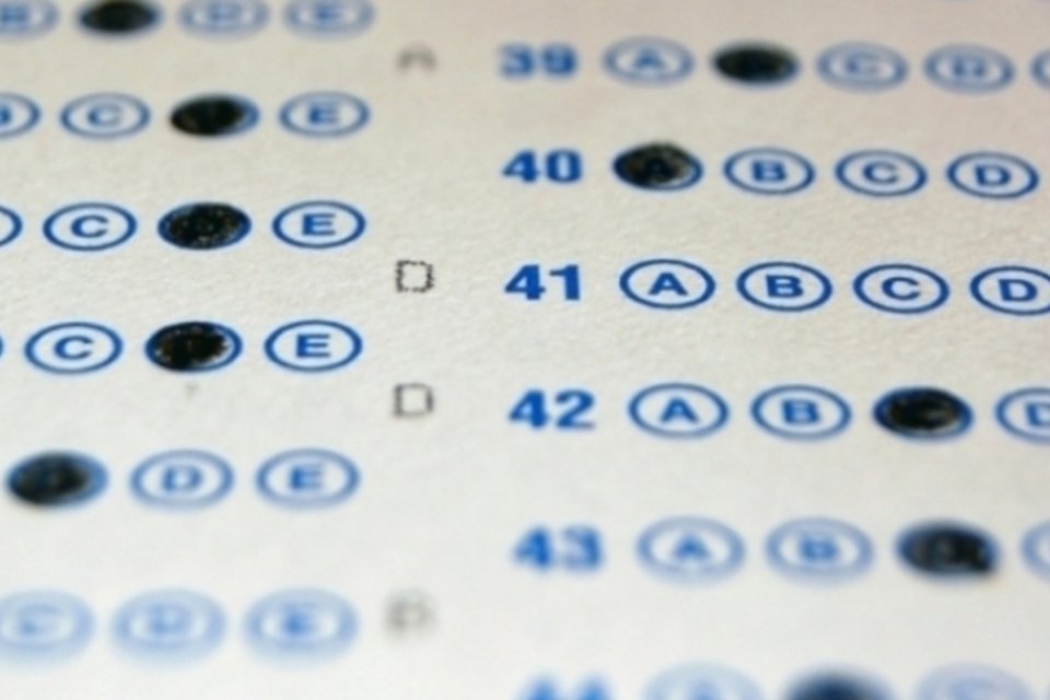 Estudantes têm até amanhã para pagar taxa de inscrição no Enem