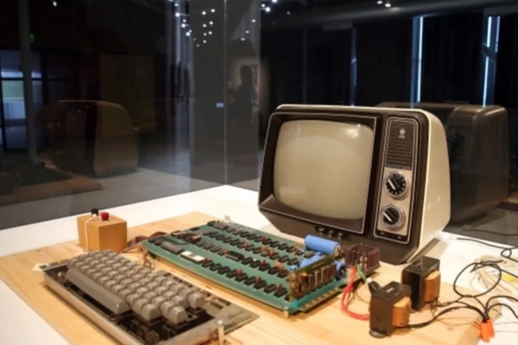 Apple-1 (Justin Sullivan/Getty Images)