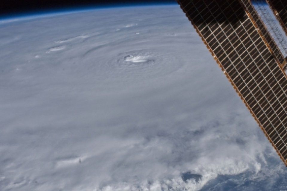 Irã lança novo satélite de observação
