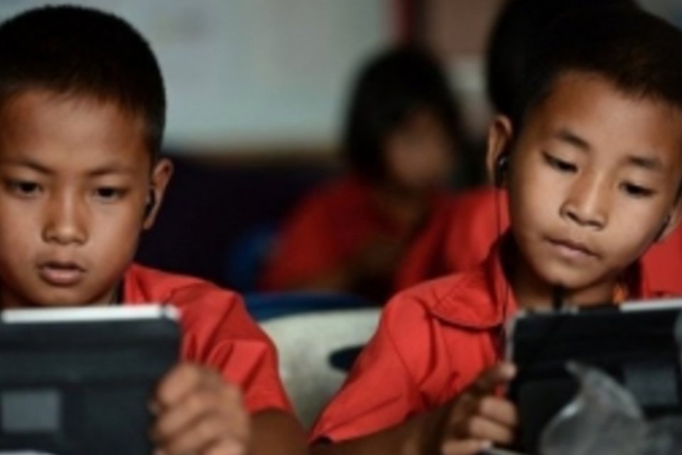 Índios colombianos ganham tablets para estudar em seu idioma