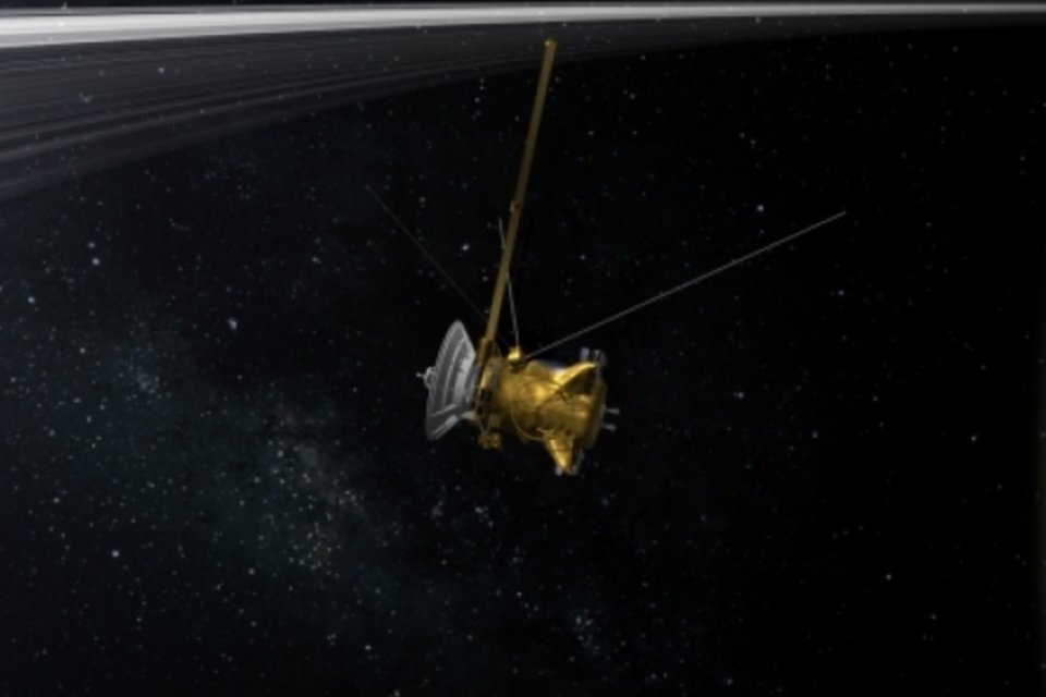 Sonda Cassini encerra missão com mergulho nos anéis de Saturno