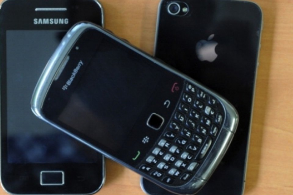 Brasil tem tarifa de celular mais cara do mundo, diz estudo