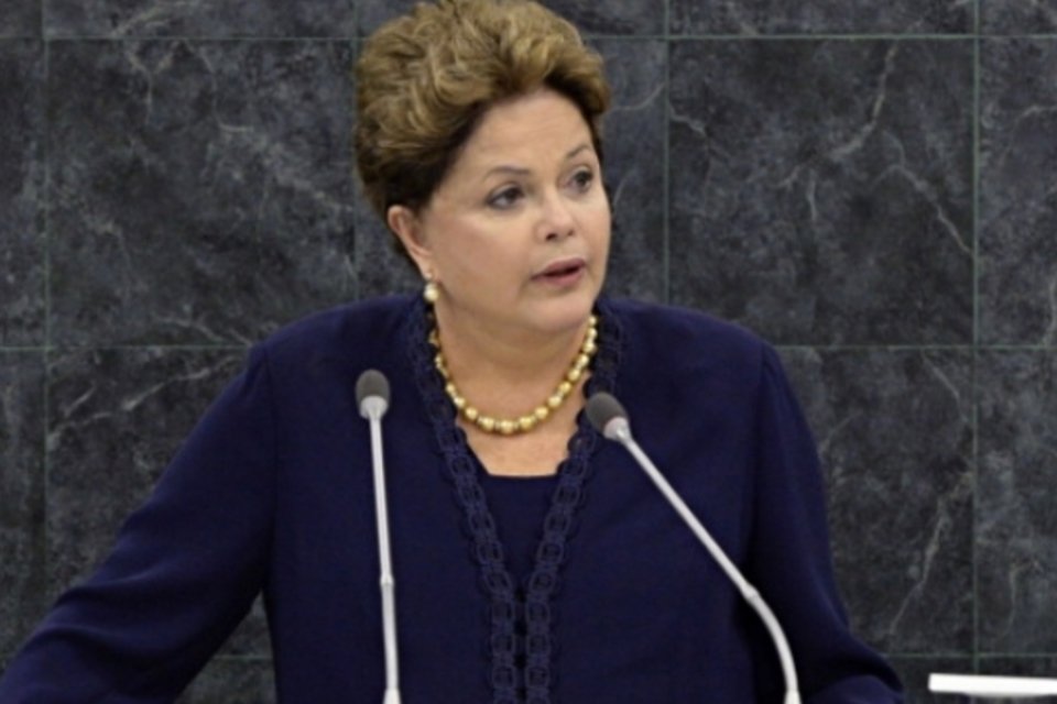 Queremos a prática sistemática de ouvir as ruas, diz Dilma