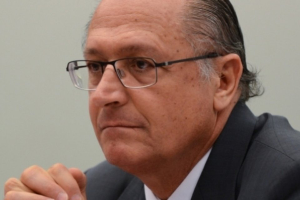 Não há racionamento de água, afirma Alckmin