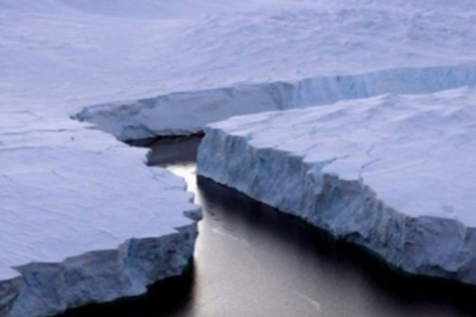 Mudança climática ameaça 1/3 da vida polar marinha, diz estudo