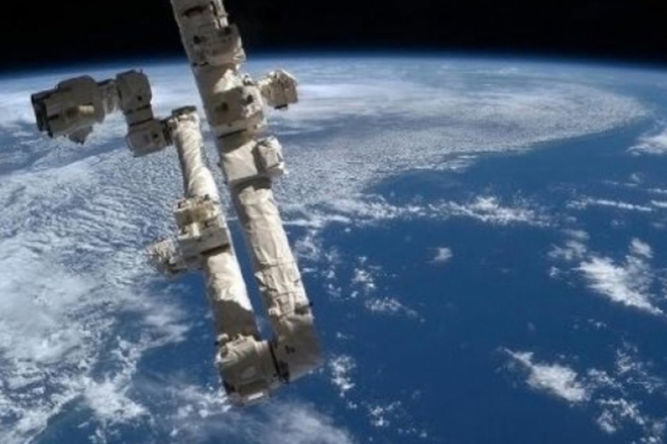 SpaceX lança cápsula Dragon rumo à Estação Especial Internacional
