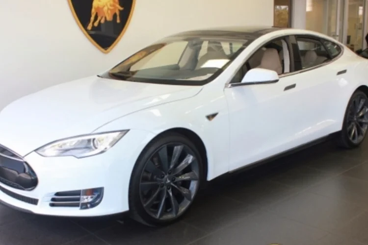 Tesla (Divulgação)