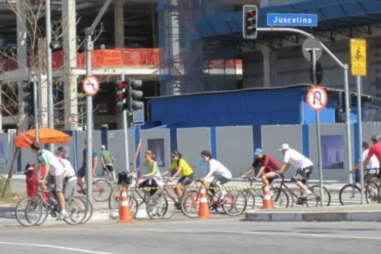 Ciclofaixas em São Paulo (Euvoudebike Houston via Flickr)