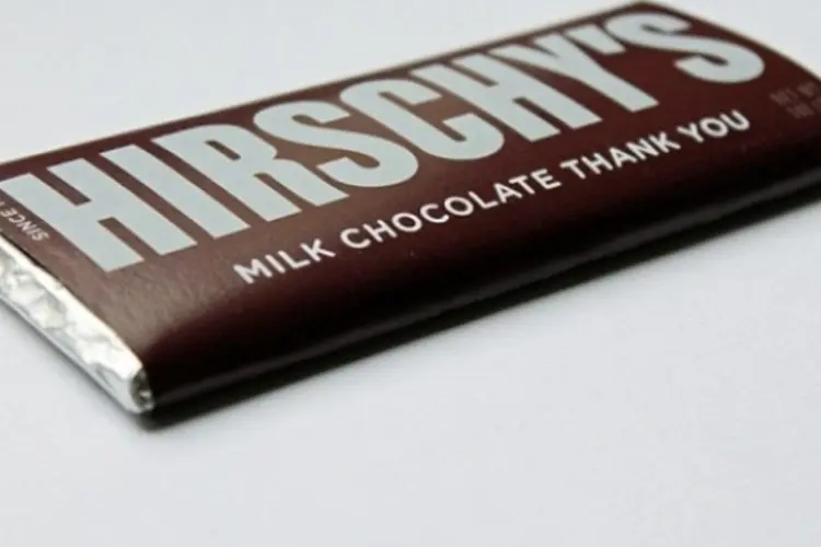 Currículo de Matthew Hirsch na embalagem de chocolate (Reprodução/ Daily Mail)