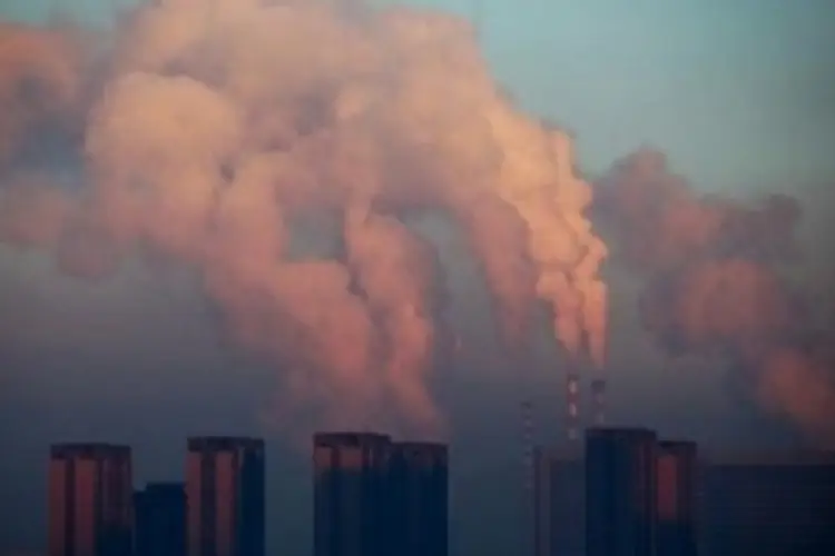 Poluição: nove em cada dez pessoas em todo o mundo respiram ar poluído, de acordo com alerta da Organização Mundial da Saúde (Str/AFP)