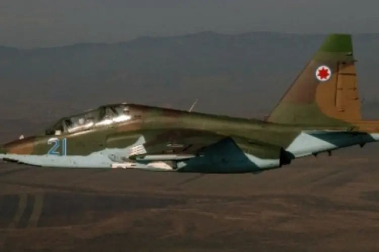 caça Su-25 (Wikimedia Commons)