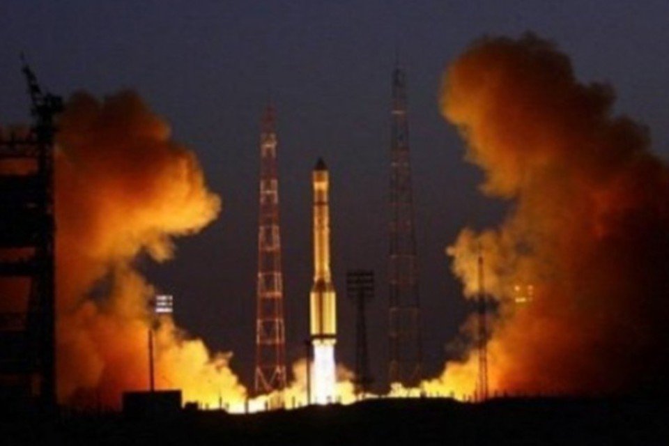 Rússia adia lançamento de satélites após acidente com foguete