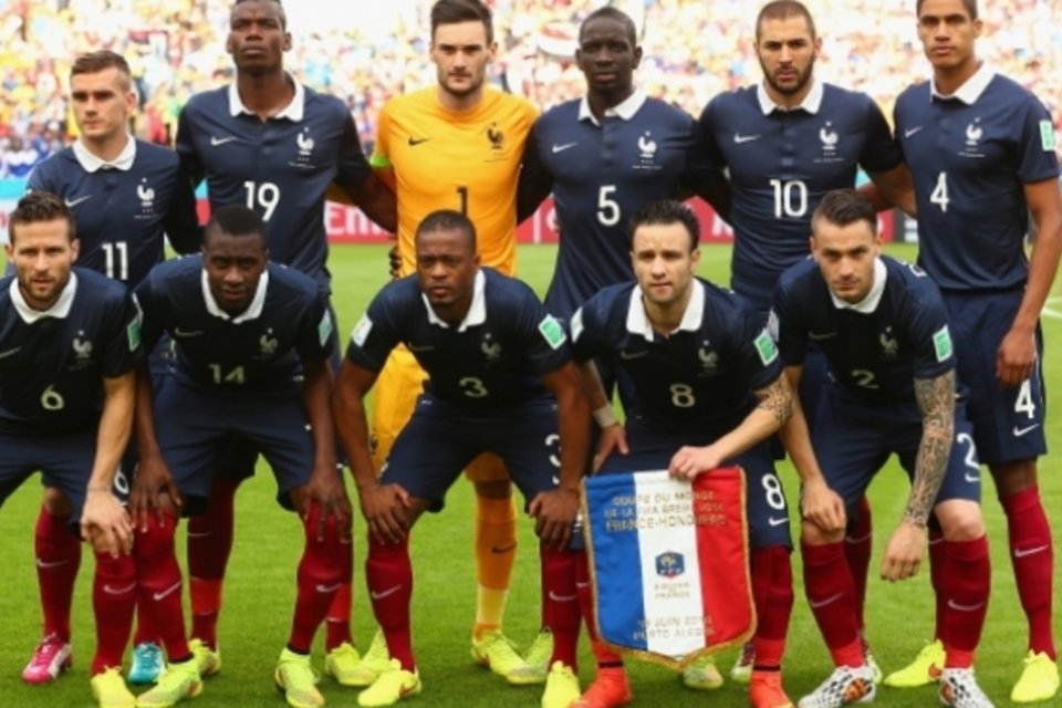 França reclama de drone espião monitorando treinos da seleção