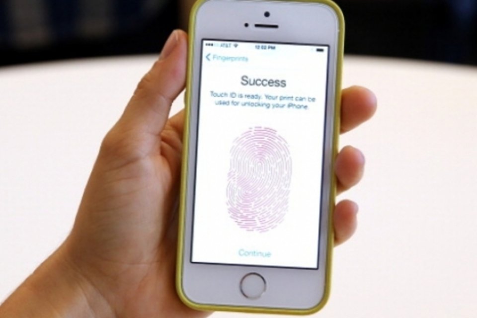 Smartphones com leitores de digitais serão comuns em 2014