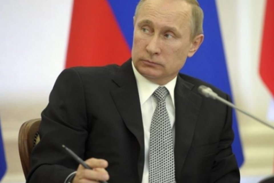 Putin proíbe palavrões em livros, jornais, filmes, shows e na TV