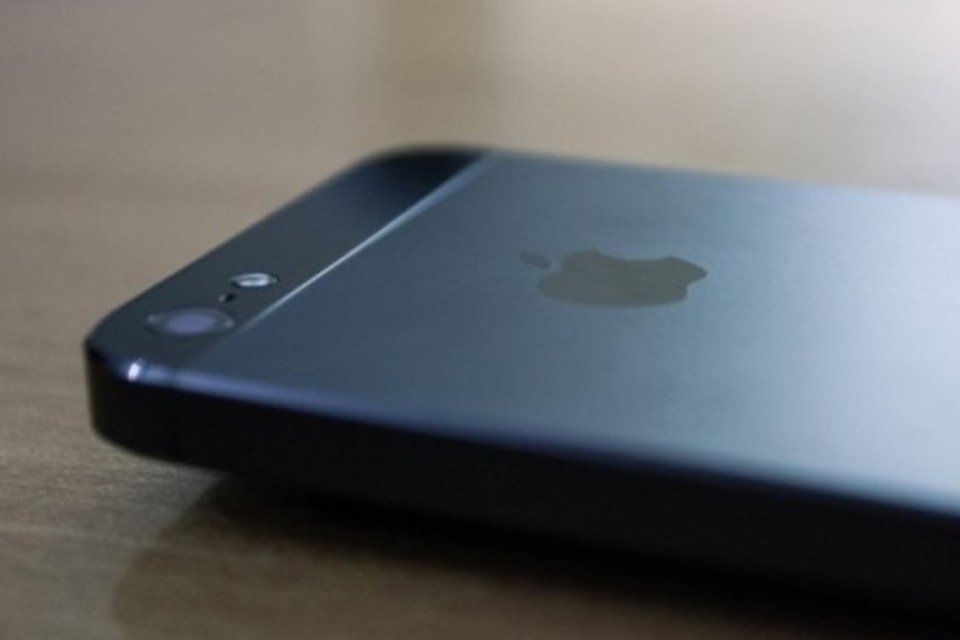 Apple irá apresentar dois iPhones em setembro, diz jornal