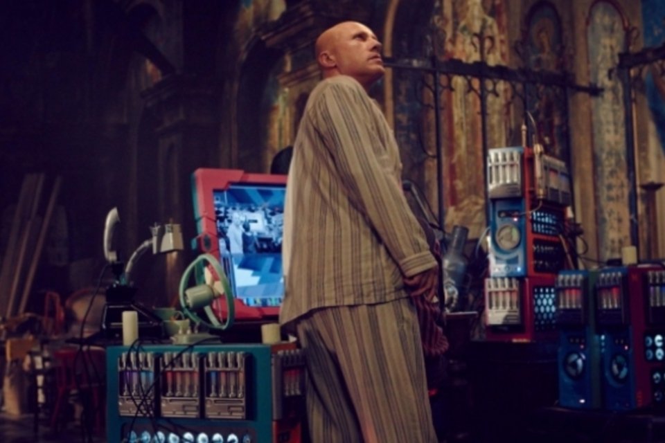 Terry Gilliam busca sentido da vida em ficção retrô 'O Teorema Zero'