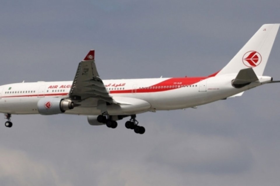 Avião desaparecido da Air Algerie caiu, diz agência