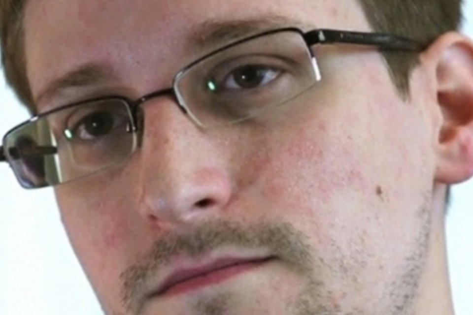 Snowden é empossado reitor da Universidade de Glasgow