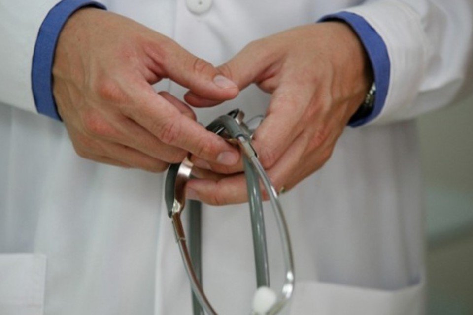 Oncologistas debatem eficácia de medicamento contra câncer