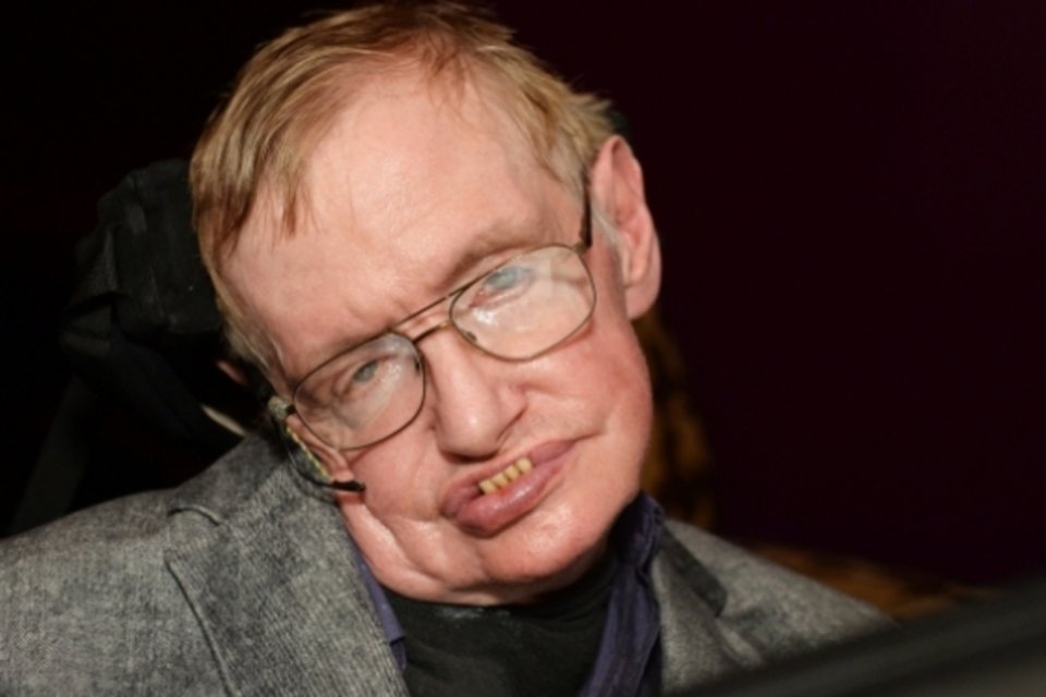 Stephen Hawking ganha novo sistema de fala 10 vezes mais rápido