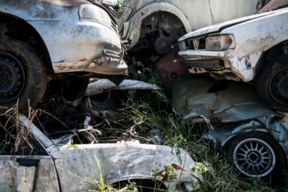 Tecnologia faz pintura de carros se autorregenerar quando riscada