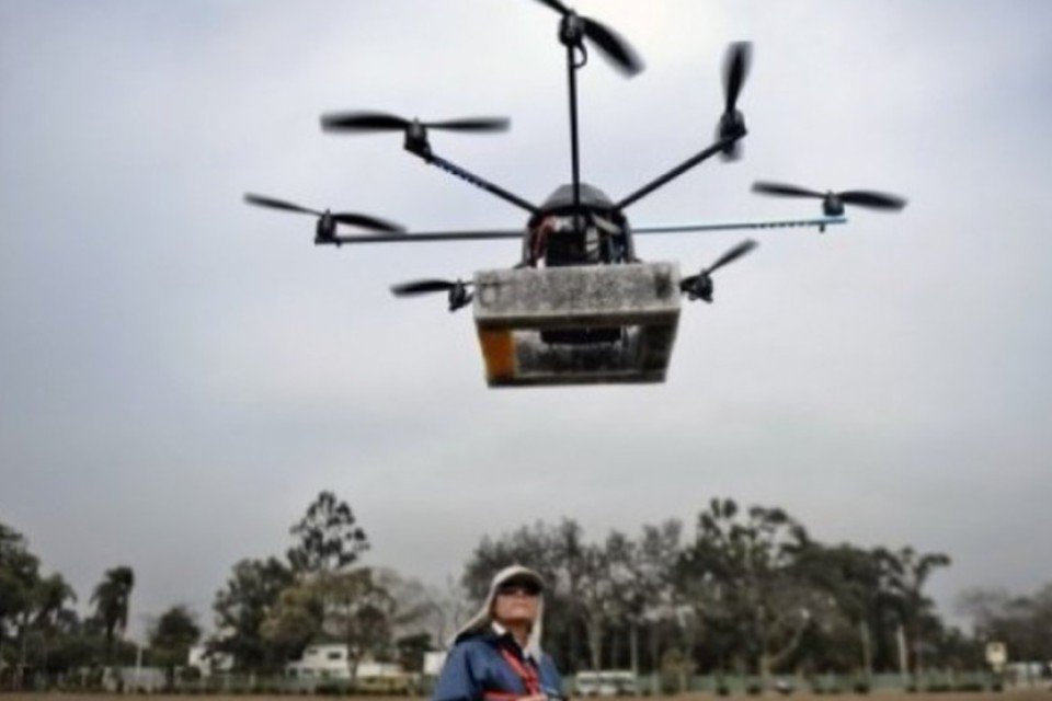 Drones para uso arqueológico sobrevoam céu peruano