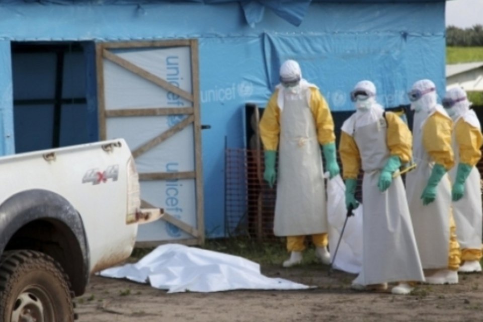 Cuba enviará 165 profissionais para combate ao Ebola na África