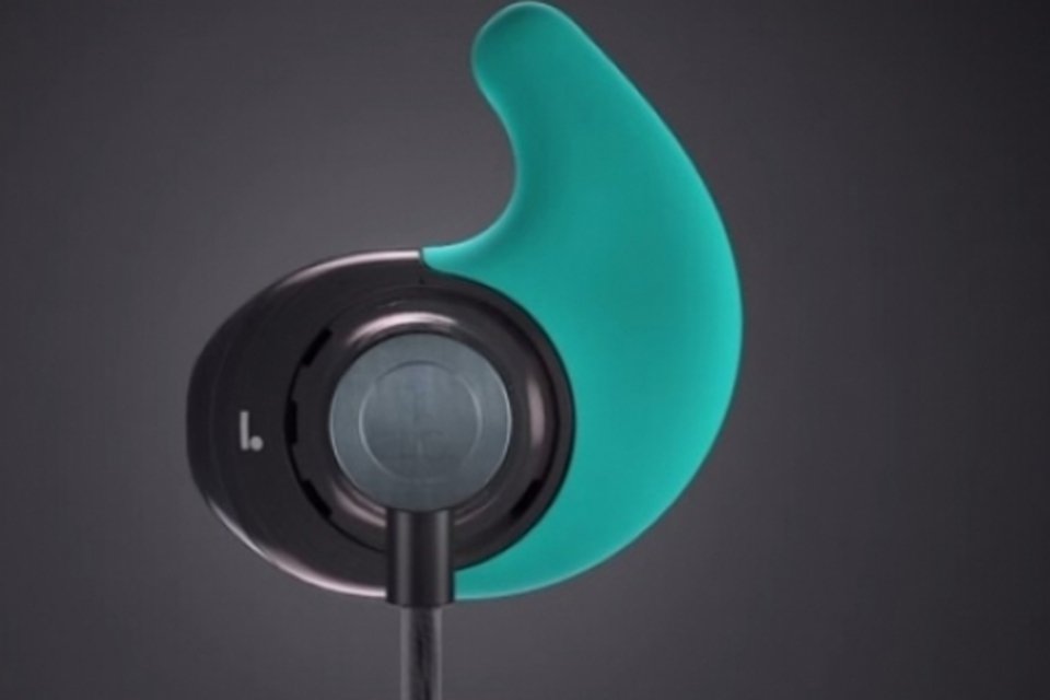 Empresa cria fones de ouvidos adaptados para suas orelhas com impressora 3D