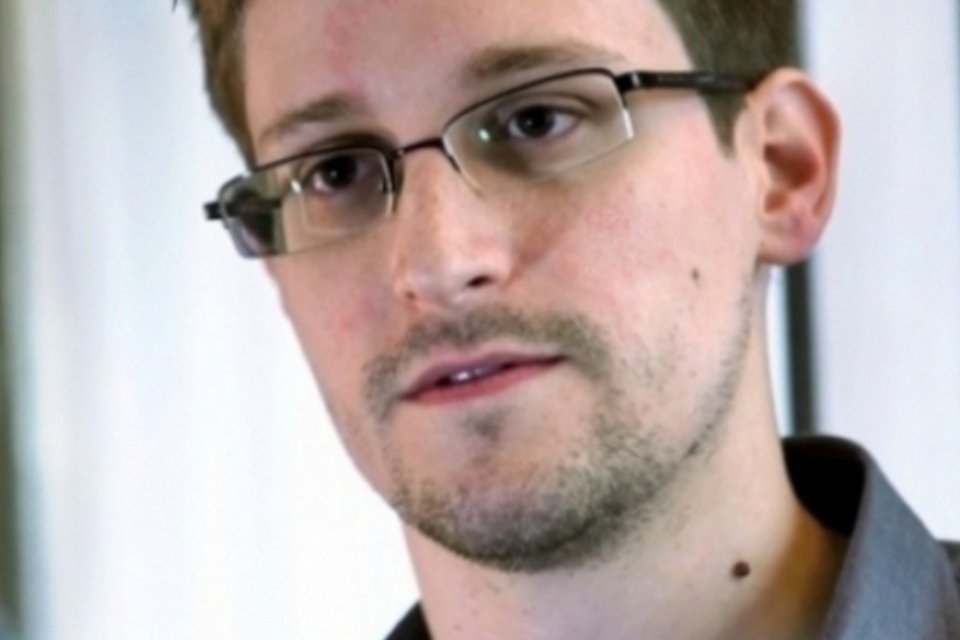 Snowden nega ter recebido ajuda russa em vazamentos