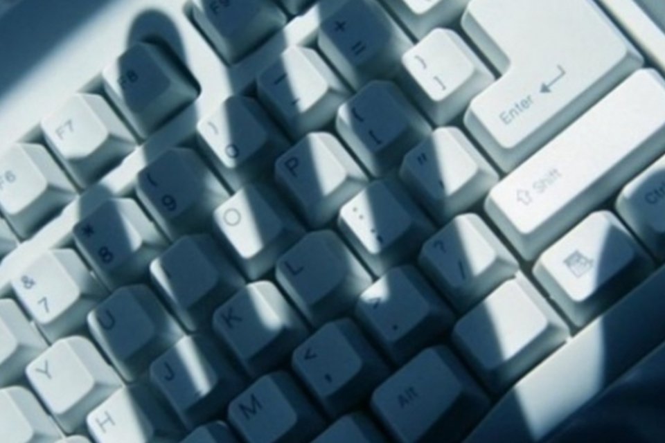 Hackers invadem site da PM do Rio e convocam protesto