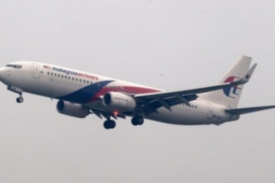 Avião da Malásia foi desviado deliberadamente, diz primeiro-ministro