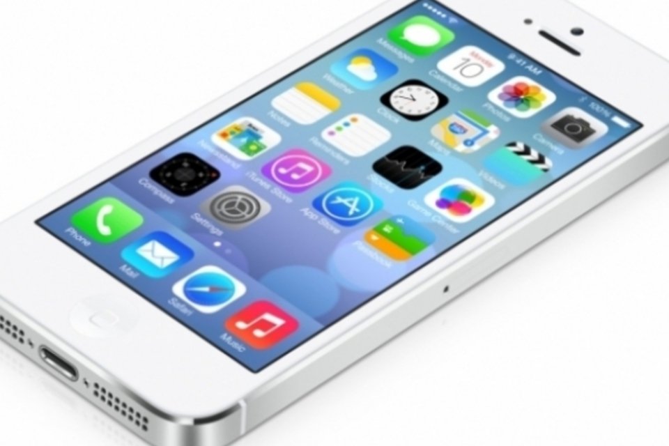 Apple libera iOS 7.0.2 para resolver falhas na tela de bloqueio