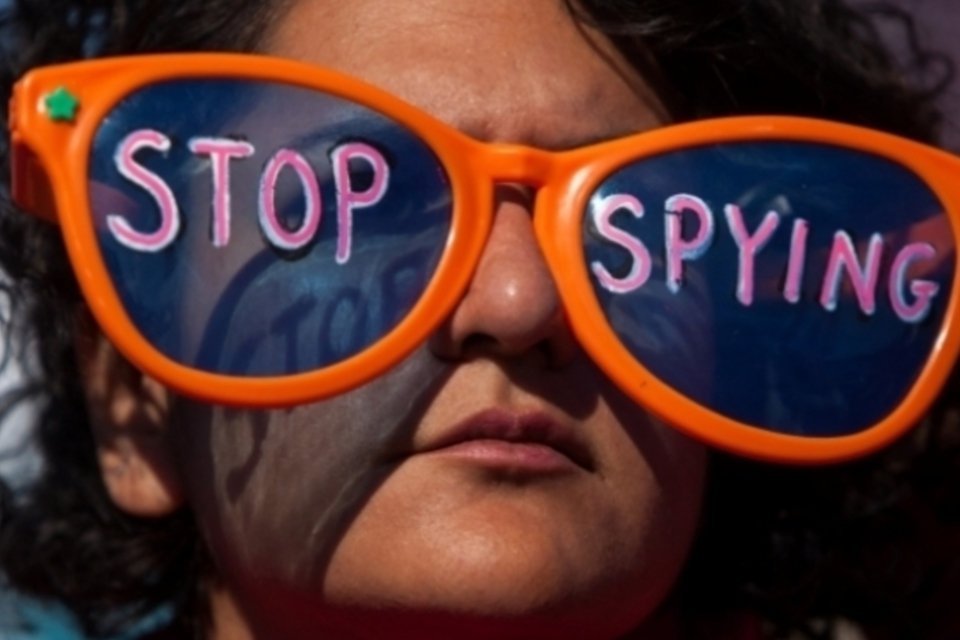 Informante do FBI originou ataques contra sites estrangeiros