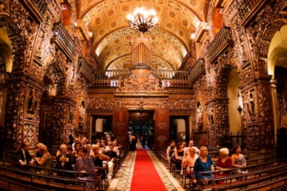 Restauração de igreja preserva arte de monges e escravos