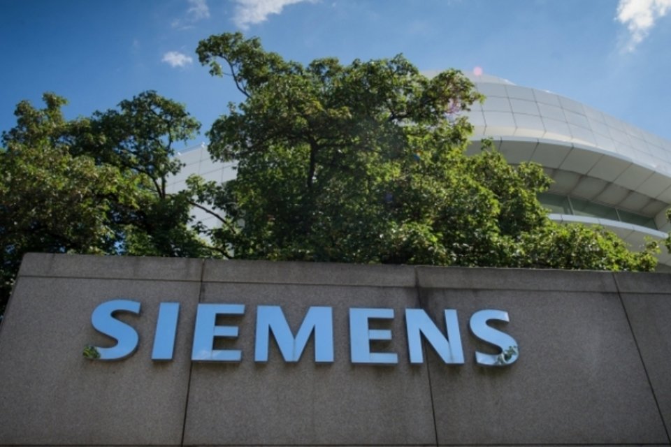 Siemens cortará 7 800 empregos para economizar 1 bilhão de euros