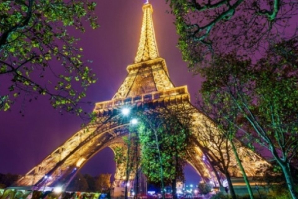 Torre Eiffel produzirá energia limpa e filtrará água da chuva