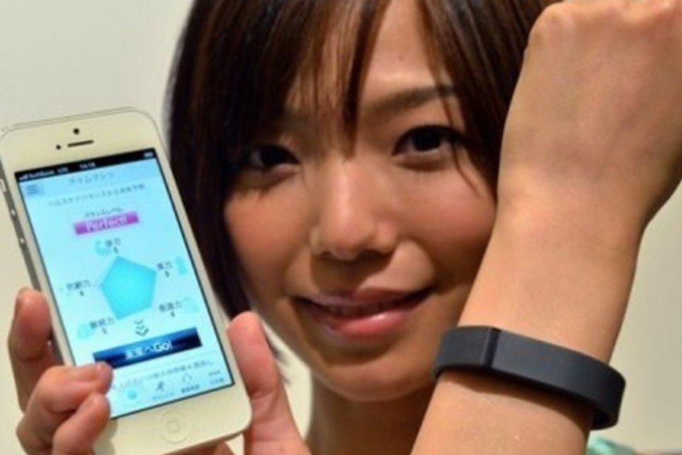 Relógios, pulseiras, óculos: a tecnologia invade o vestuário