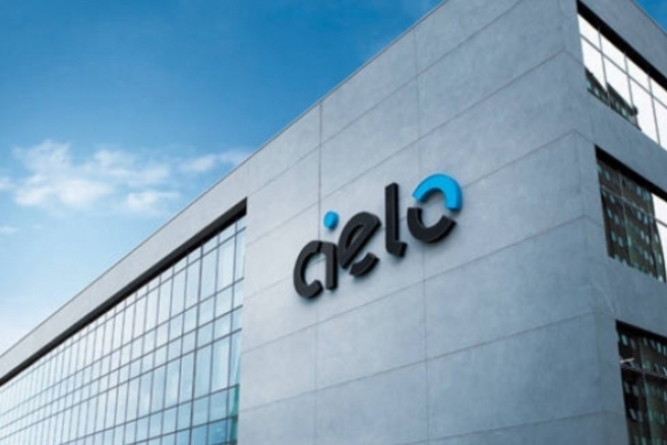 Cielo lança máquina para transações com celular