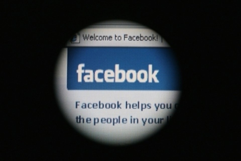 Facebook pode lançar app que permitirá interações anônimas