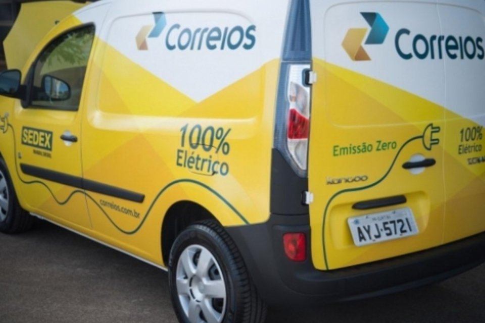 Com corte de 76%, Correios renovam com Confederação de Tênis